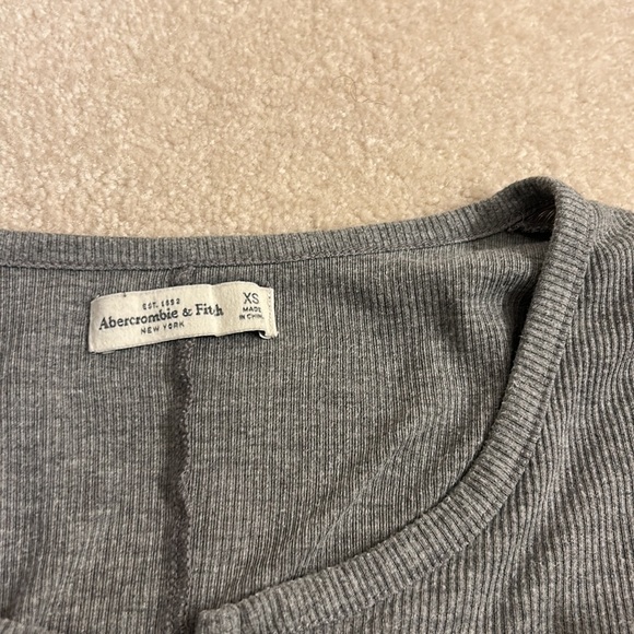 gray henley abercrombie & fitch - Picture 4 of 6